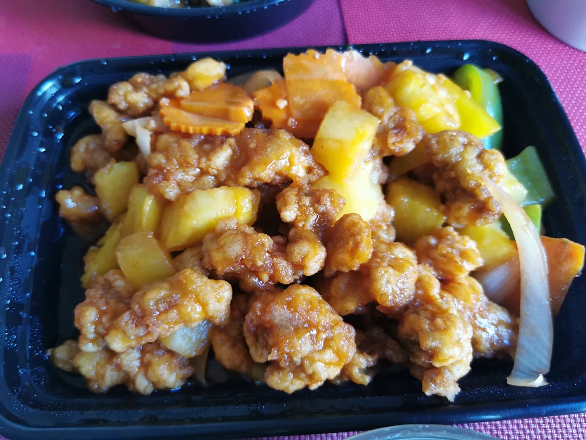 Sweet & Sour Chicken with Pineapple 咕噜雞